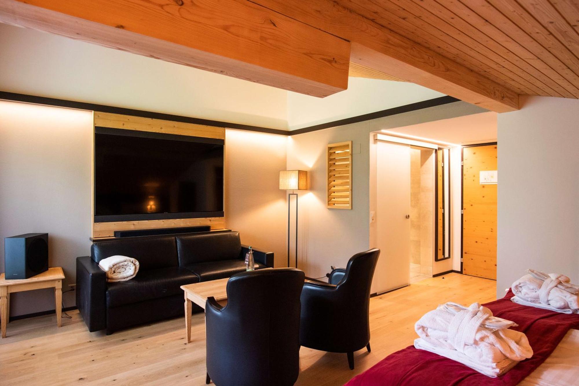 Hotel Cailler & Bains De La Gruyere Charmey Exterior photo