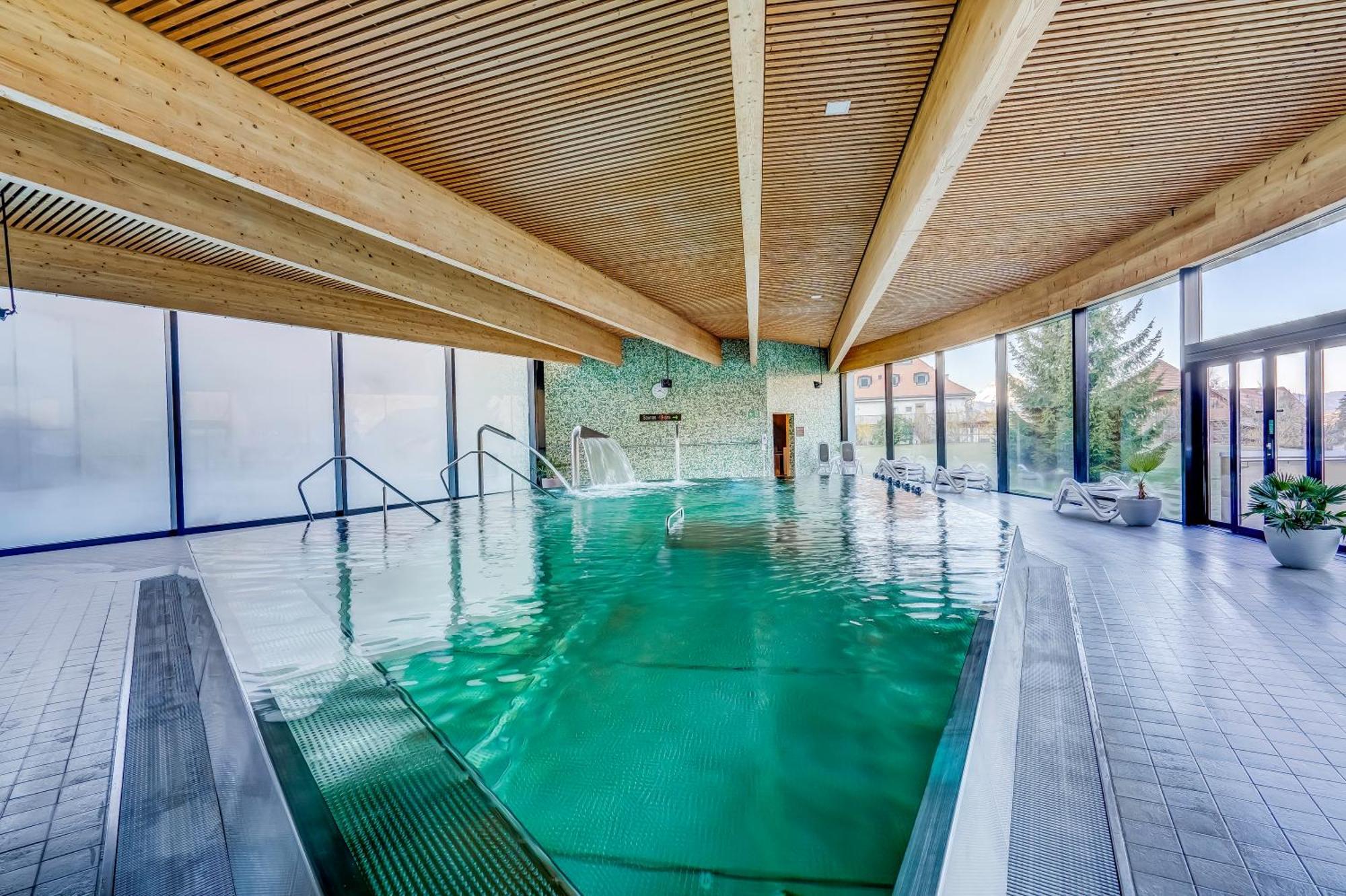 Hotel Cailler & Bains De La Gruyere Charmey Exterior photo