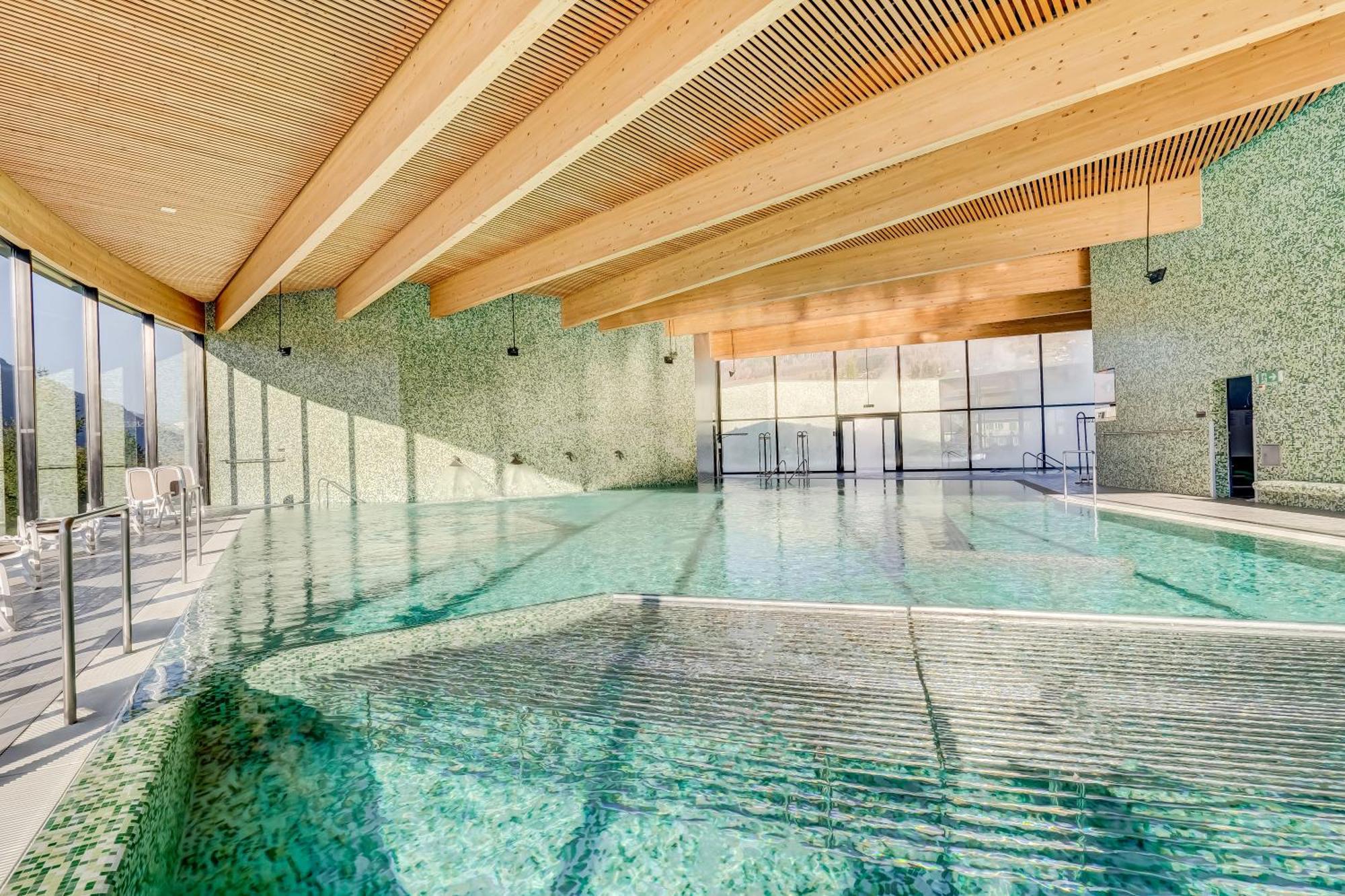 Hotel Cailler & Bains De La Gruyere Charmey Exterior photo